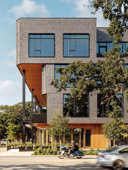 More Photos Of 888 Westheimer Rd, Houston Office For Lease