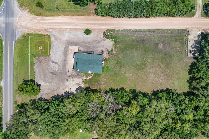 More Photos Of 1499 N Meridian Rd, Peck Restaurant For Sale