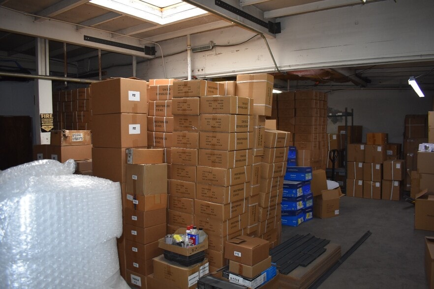 More Photos Of 2425-2429 E Olympic Blvd, Los Angeles Manufacturing For Lease