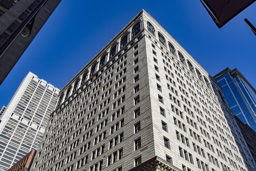 More Photos Of 125 S Clark St, Chicago Loft Creative Space For Lease