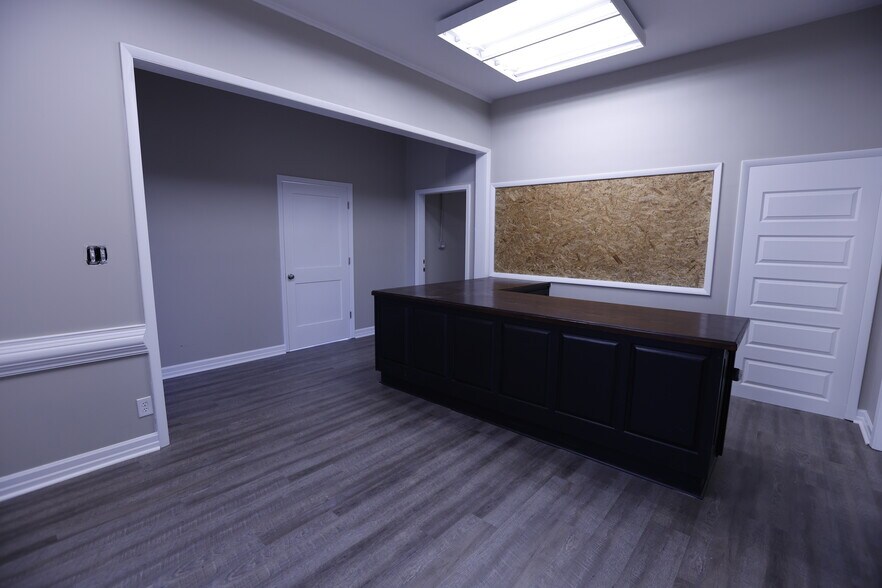 More Photos Of 325 W Main St, Lebanon Office Residential For Sale