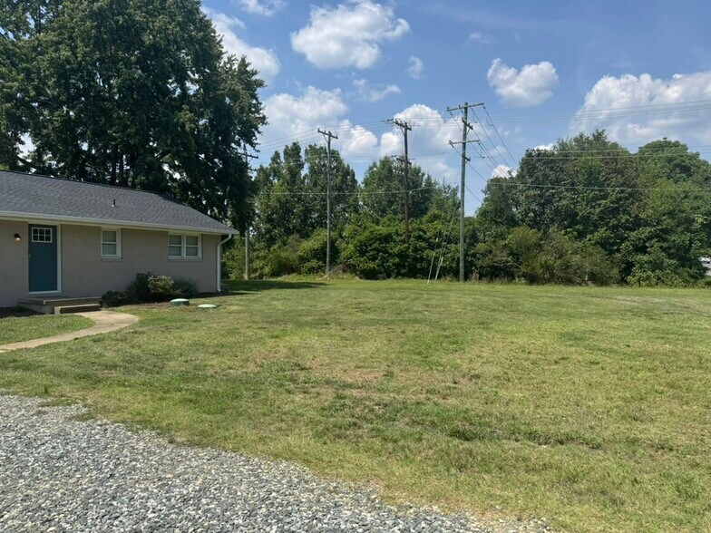 More Photos Of 759 Jimmie Kerr Rd, Haw River Auto Repair For Sale