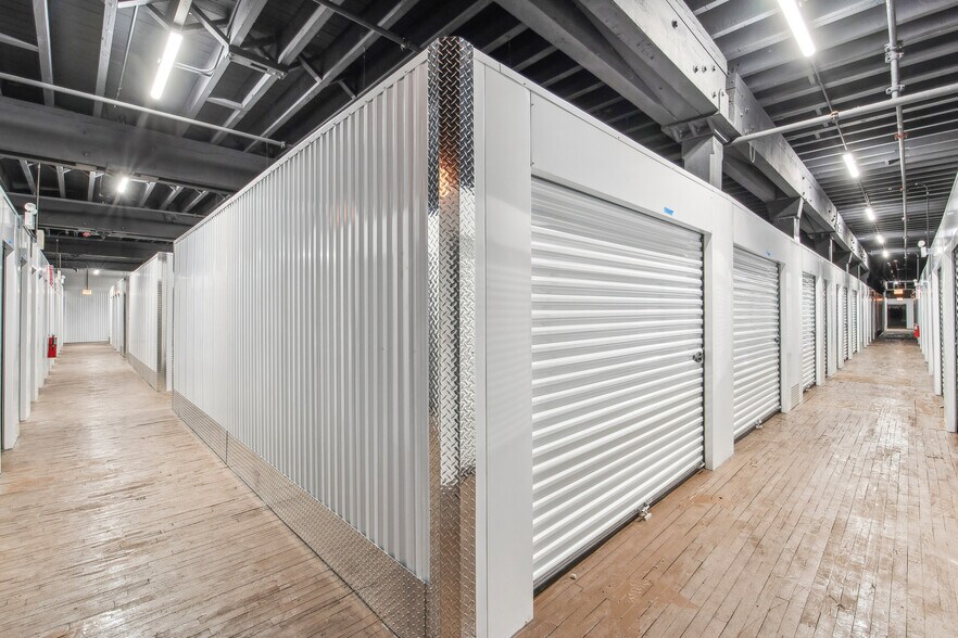 More Photos Of 4343 S Ashland Ave, Chicago Self Storage For Lease