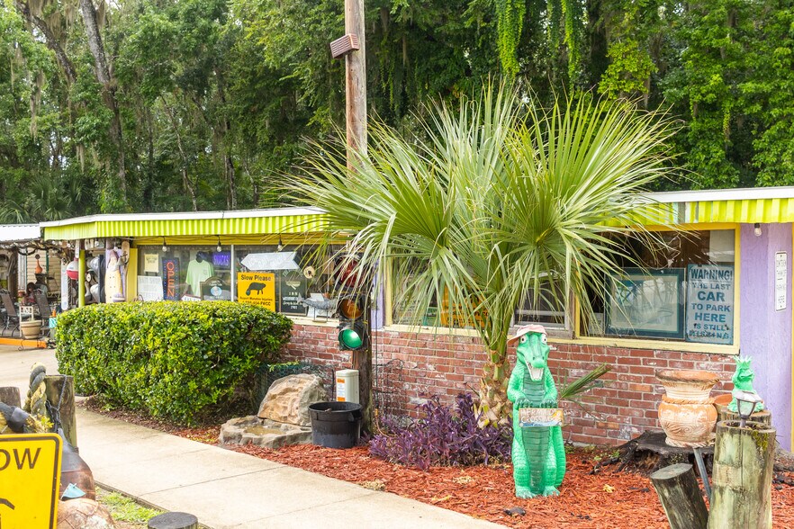 More Photos Of 217 Butler Dr, Satsuma Trailer Camper Park For Sale