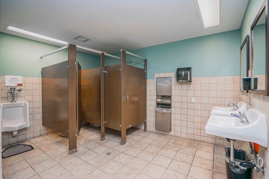 More Photos Of 4128 W Commonwealth Ave, Fullerton Office For Sale
