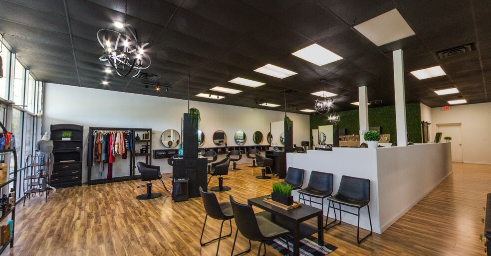 More Photos Of 6500 George Washington Mem Hwy, Yorktown General Retail For Lease