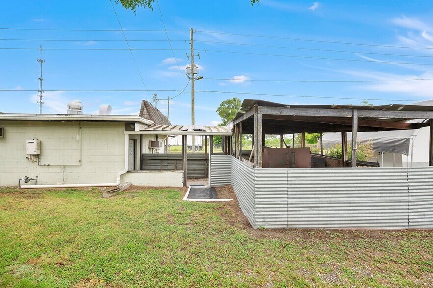More Photos Of 3101 N Orange Blossom Trl, Zellwood Restaurant For Sale