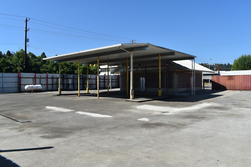 More Photos Of 9510 14th Ave S, Seattle Auto Salvage Facility For Sale
