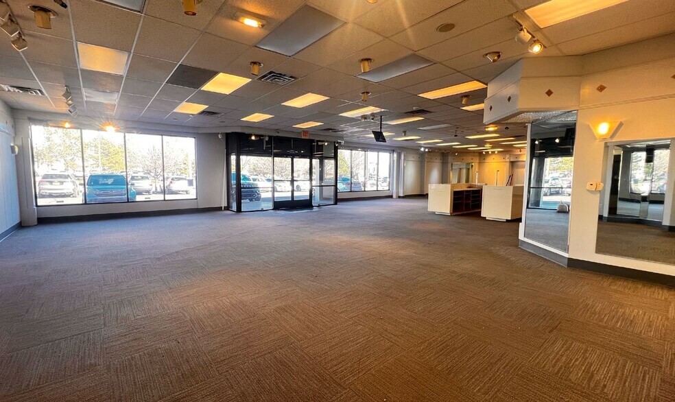 More Photos Of 2633-2677 Louisiana Blvd, Albuquerque Storefront For Lease