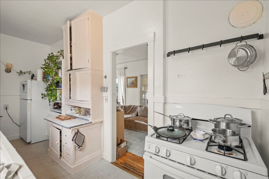 More Photos Of 570 Grand Ave, Oakland Apartments For Sale