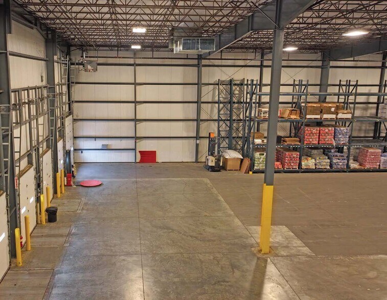 More Photos Of 1000 N Cameron St, Harrisburg Flex For Lease