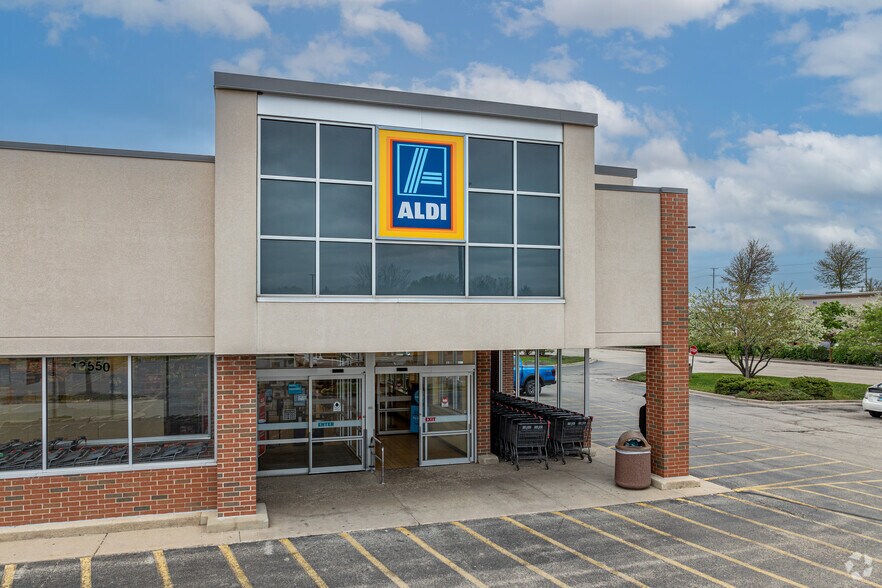 More Photos Of 13550 S Route 59, Plainfield Supermarket For Sale