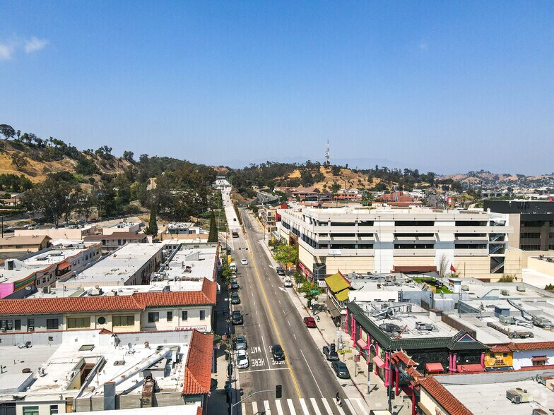 More Photos Of 988 N Hill St, Los Angeles General Retail For Sale