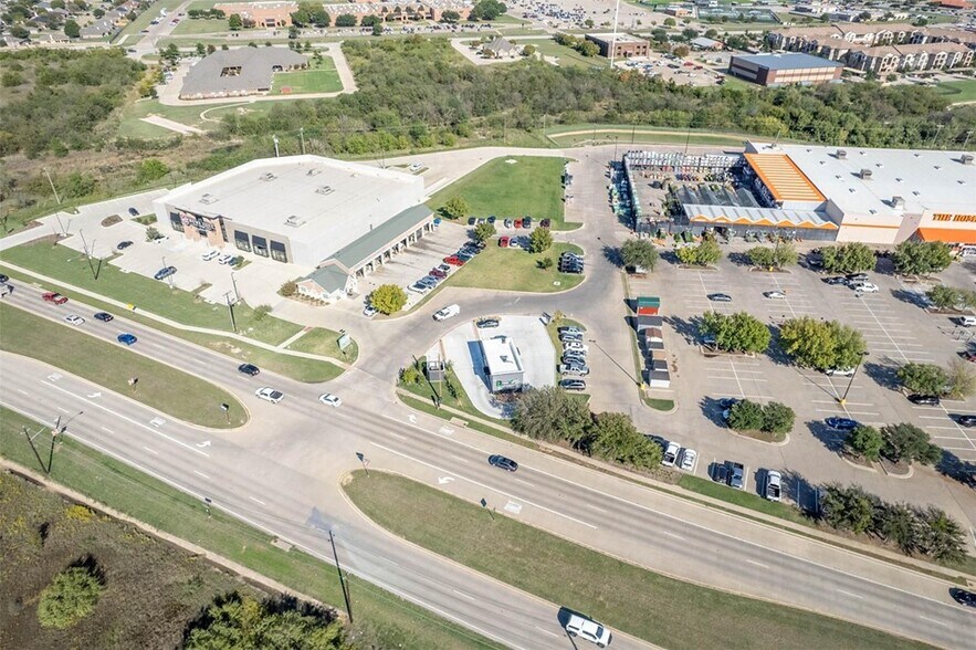 More Photos Of 330 NW John Jones Dr, Burleson Fast Food For Lease