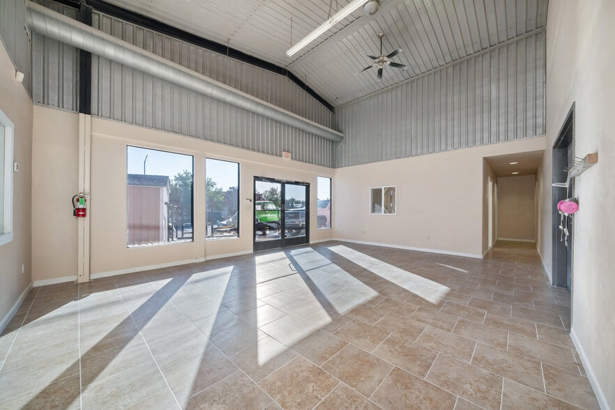 More Photos Of 741 Paso Robles St, Paso Robles Warehouse For Lease