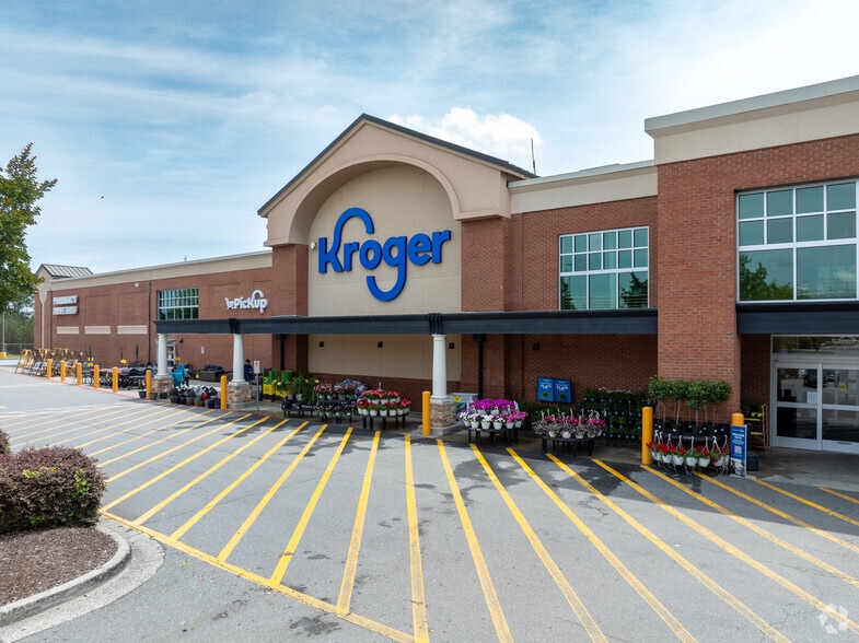 More Photos Of 8876 Dallas Acworth Hwy, Dallas Storefront For Lease