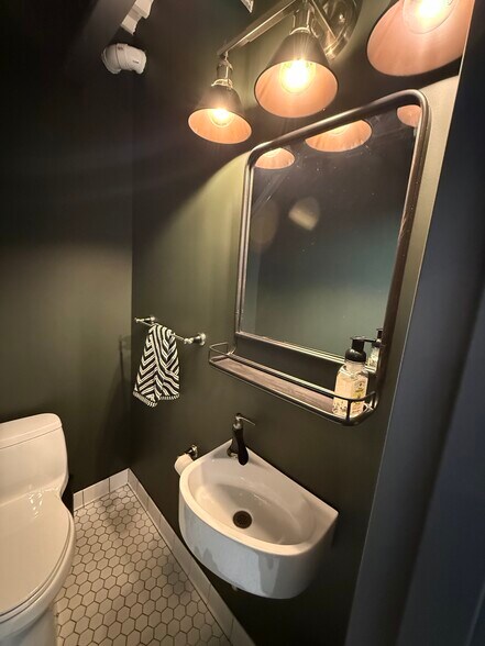 More Photos Of 123 Pit Ln, Pontiac Specialty For Sale