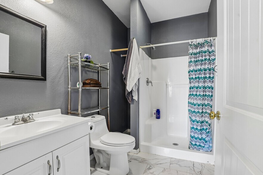 More Photos Of 421 Howard St, San Antonio Hospitality For Sale