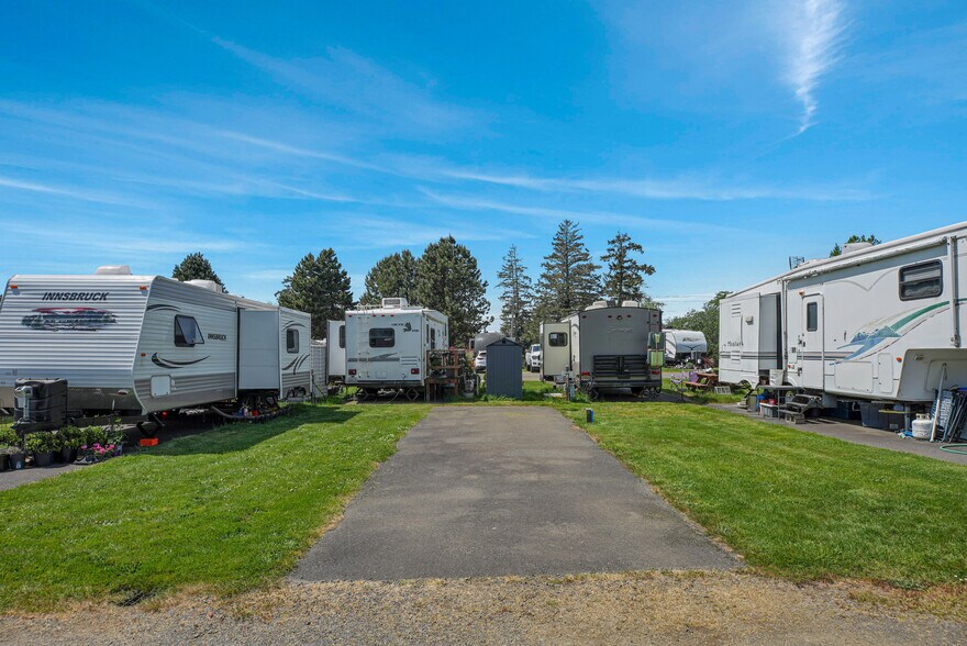 More Photos Of 1140 NW Warrenton Dr, Warrenton Trailer Camper Park For Sale