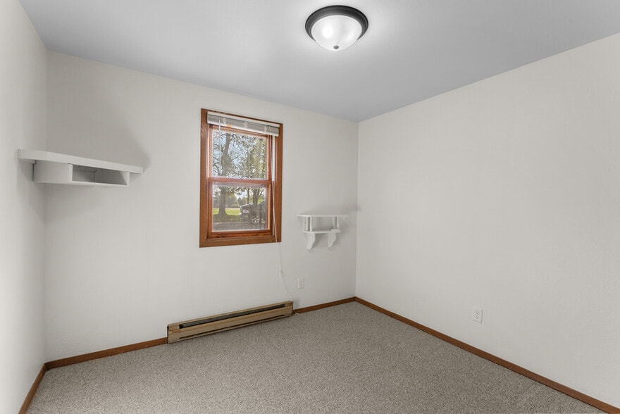 More Photos Of 910 E Cedar Ave, Manitowoc Apartments For Sale