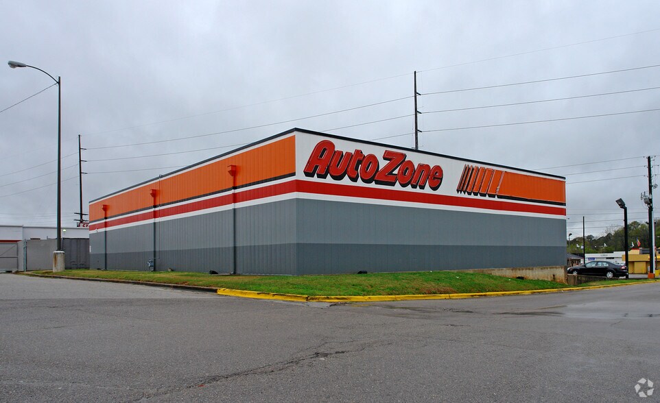 More Photos Of 1121 Huffman Rd, Birmingham Freestanding For Sale