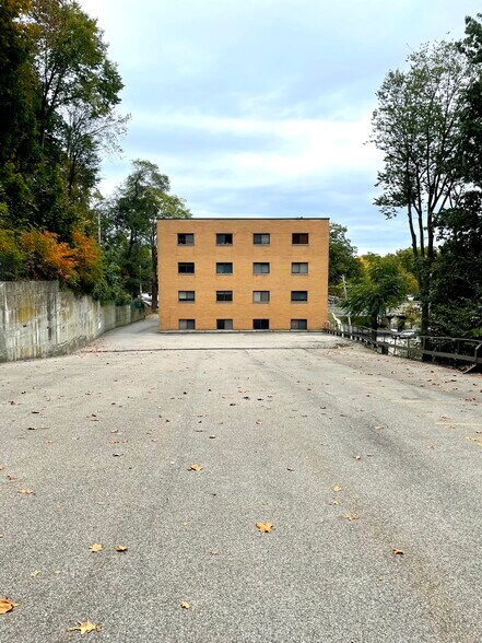 More Photos Of 250 E Hartsdale Ave, Hartsdale Office For Lease