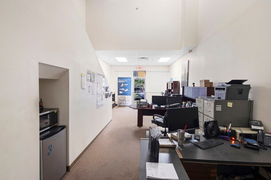 More Photos Of 8750 Exchange Dr, Orlando Warehouse For Sale