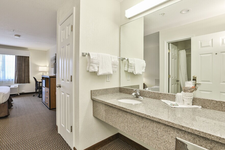 More Photos Of 43 Coosawatee Drive, East Ellijay Hotel For Sale