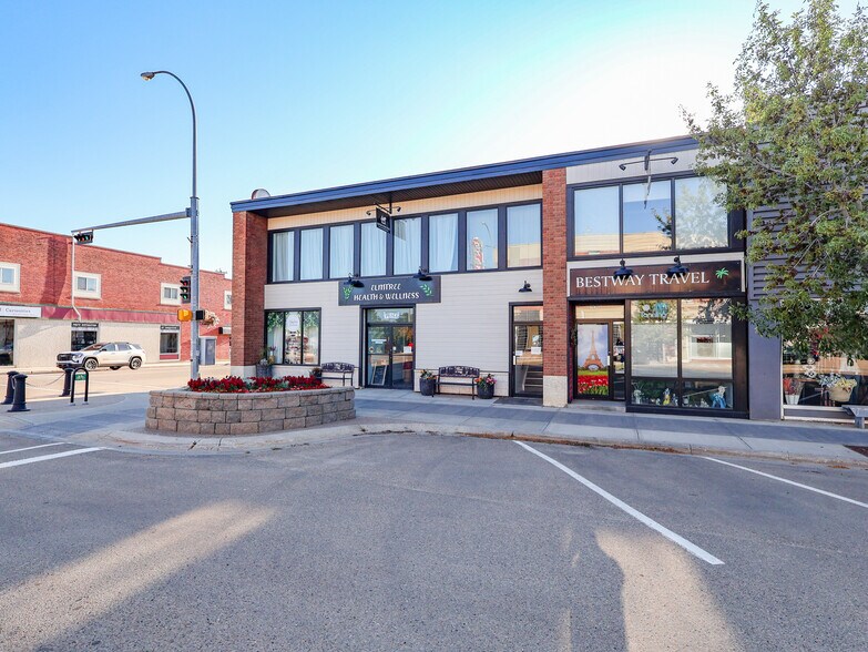 More Photos Of 5002 50 st, Stettler Flex For Sale