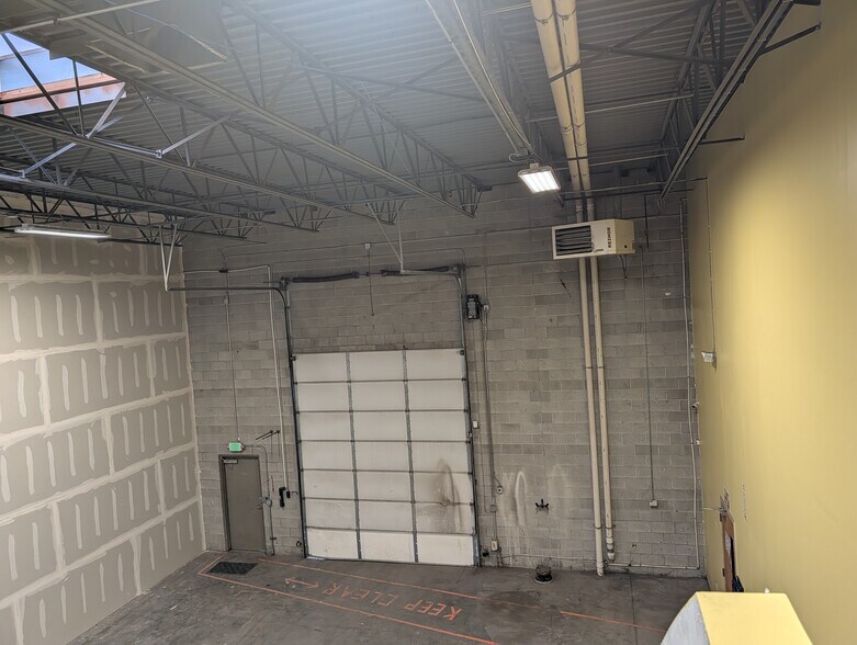 More Photos Of 4694-4696 S 200 W, Salt Lake City Light Manufacturing For Lease