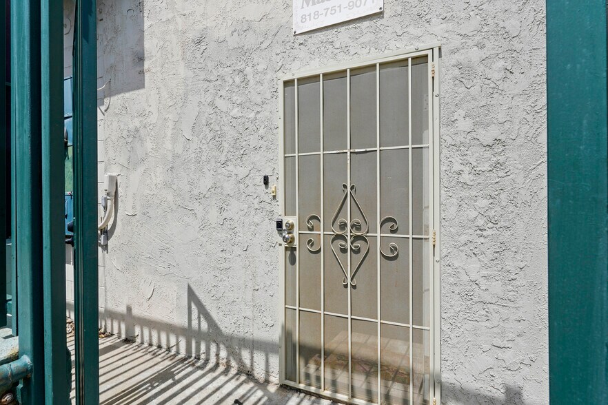 More Photos Of 14406-14410 Ventura Blvd, Sherman Oaks Storefront Retail Office For Lease