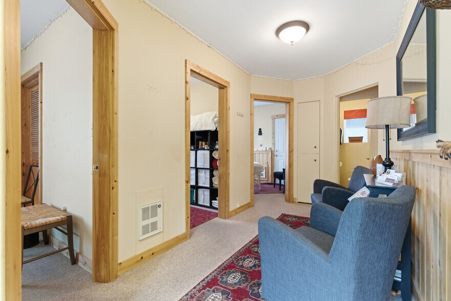 More Photos Of 2318 Pacific Ave, Forest Grove Office For Sale