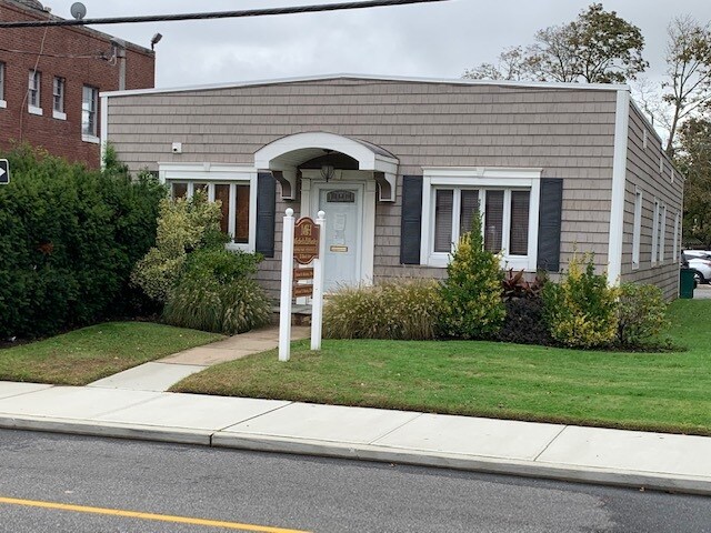 More Photos Of 12 Bank Ave, Smithtown Office For Lease