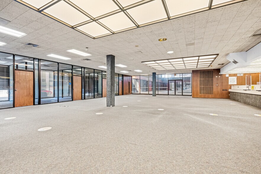 More Photos Of 615 N Upper Broadway St, Corpus Christi Office For Sale