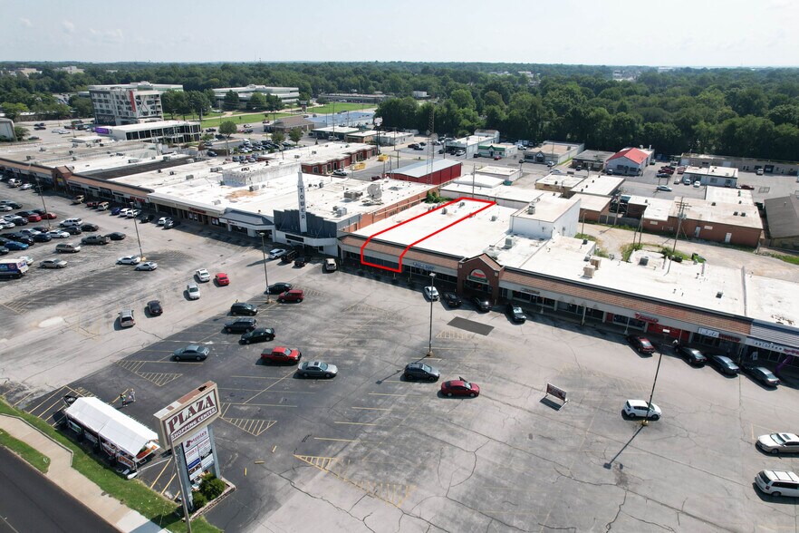 More Photos Of 1800-1950 S Glenstone Ave, Springfield Unknown For Lease