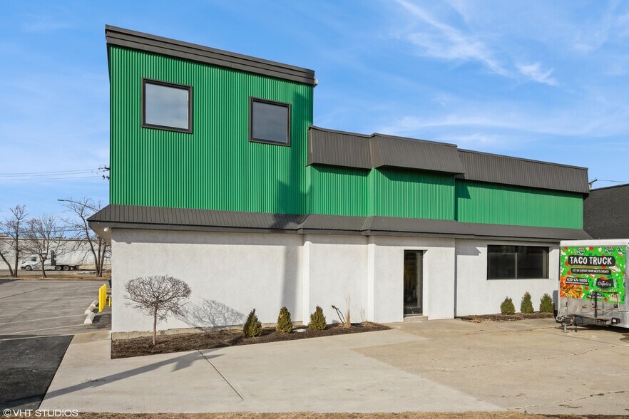 More Photos Of 80 W Lake St, Northlake Light Distribution For Lease