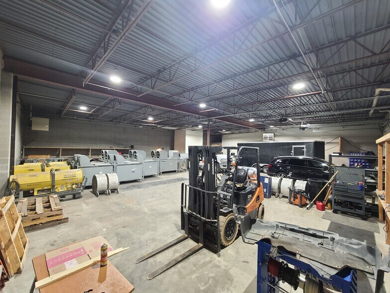 More Photos Of 5001 S Commerce Dr, Murray Warehouse For Lease