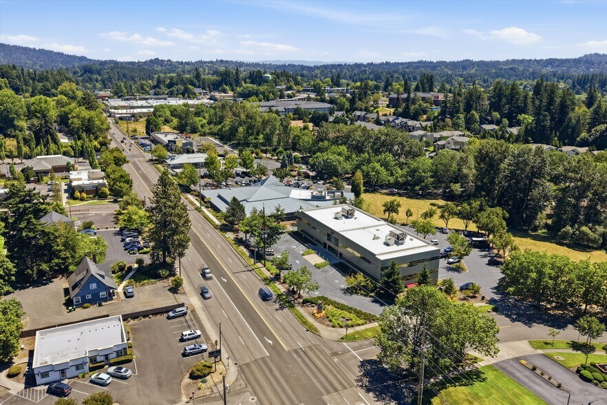 More Photos Of 8555 SW Apple Way, Portland Office For Lease