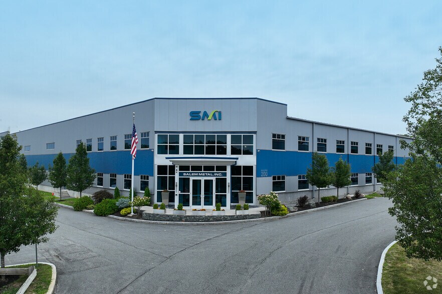 More Photos Of 177 N Main St, Middleton Warehouse For Lease