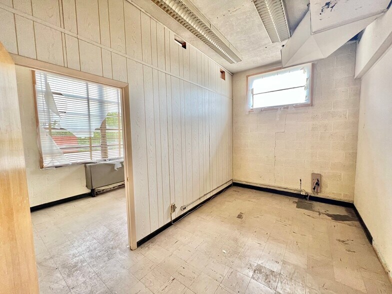 More Photos Of 521 S Market St, Galion Manufacturing For Lease