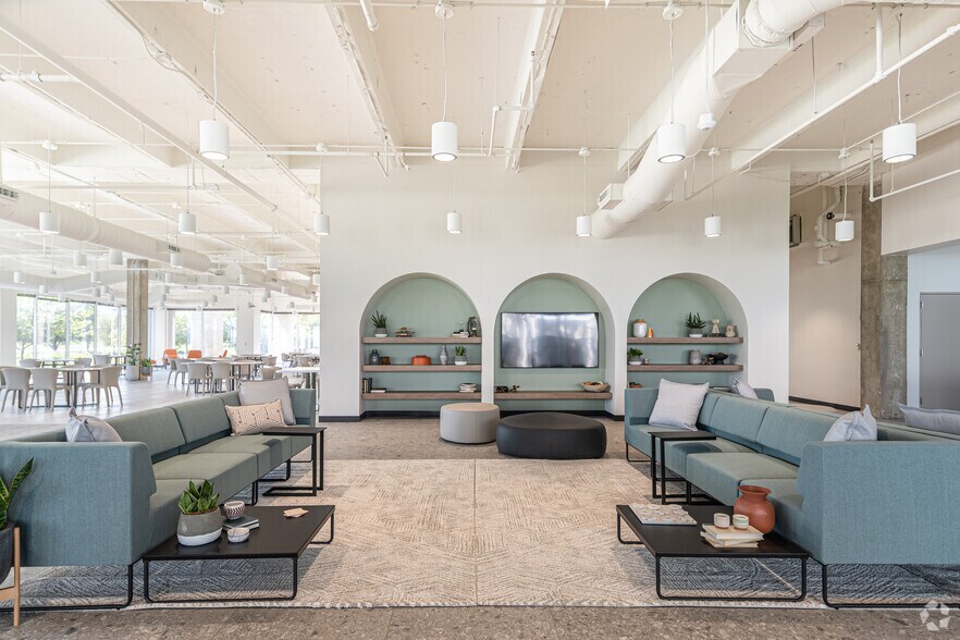 More Photos Of 1900 W Kirkwood Blvd, Southlake Office For Lease