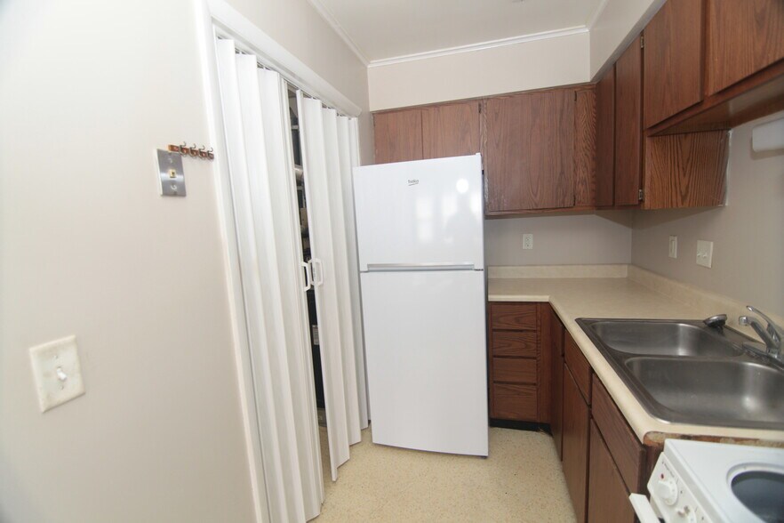 More Photos Of 1524 38th St, Rock Island Office Residential For Sale