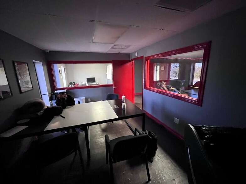 More Photos Of 1344 Mims Rd, Rockwall Office For Lease