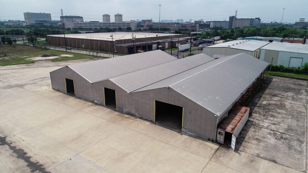 More Photos Of 4812 Gulf Fwy, Houston Warehouse For Lease