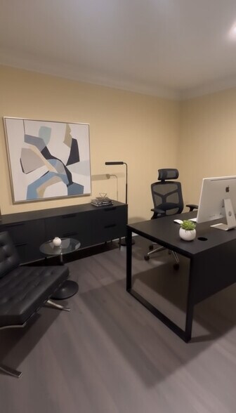 More Photos Of 918 Oak Glen Dr, Houston Industrial For Lease