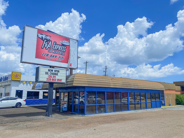 More Photos Of 9 Pass Rd, Gulfport Carwash For Sale