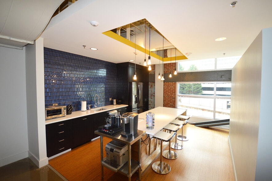More Photos Of 486 N Patterson Ave, Winston-Salem Office For Lease