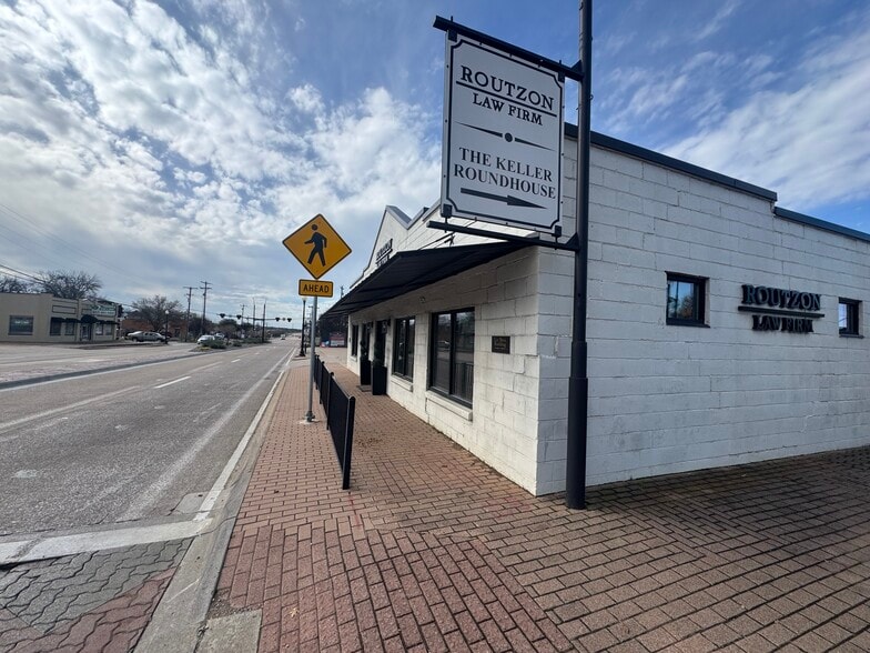 More Photos Of 200 S Main St, Keller Office For Sale