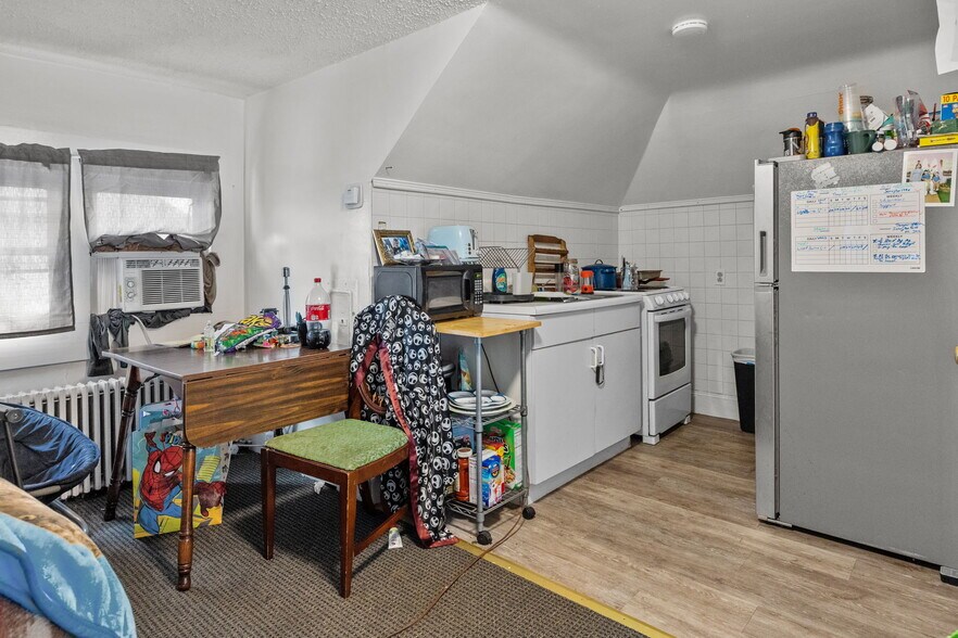 More Photos Of 231 Washington St, Morrisville Apartments For Sale