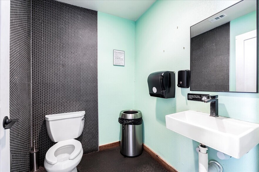 More Photos Of 217 W Hopkins St, San Marcos Restaurant For Sale